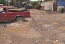 Se desborda el drenaje en calles de la ampliación CNOP