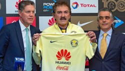 Ricardo Lavolpe es presentado como nuevo DT del América