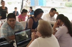 Atienden funcionarios municipales a ciudadanos en fraccionamiento Santa Teresa