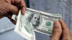 Llega dólar a $20.17 por debate entre Hillary-Trump