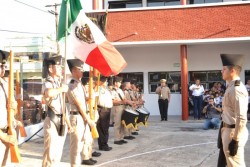 Lunes cívico en la Escuela Primaria "Angel Flores"