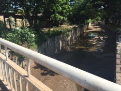 Desbordamiento de alcantarillas desde hace 2 meses en Ignacio Allende
