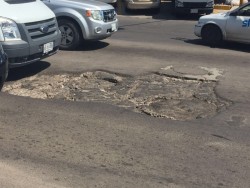 Bache por la calle Nicolás Bravo  y Ciudades Hermanas