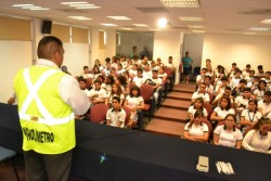 Se imparten pláticas de concientización sobre el Alcoholímetro a Preparatorianos.