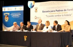Sostiene Rector de la UAS reunión con padres de familia en Mazatlán.