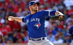 Marco Estrada se apunta el triunfo en el arranca de la Serie Divisional