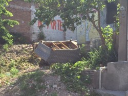 Olvidada quedó una caseta de policía