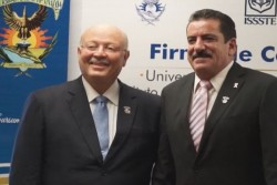 Firman convenio UAS e ISSSTE.