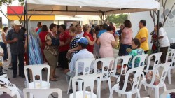 Bailan y se divierten todos los miércoles.