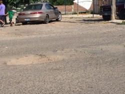 Calle Rómulo Díaz de la Vega se está llenando de Hoyos