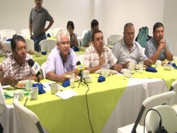 Vendedores ambulantes en contra de los hoteleros