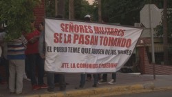 Pobladores de Paredones , se manifestaron en la IX Zona Militar