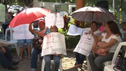 Continúan manifestándose integrantes del Barzón Mazatlán