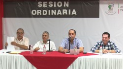 Municipio compra viviendas para venderlas a precaristas