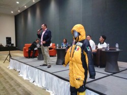 Sobreviviente del Everest, imparte conferencia a estudiantes de Conalep.