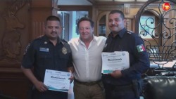 Reconoce Alcalde a Policías por salvar una vida