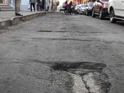 Necesita "zarpazo de tigre" la calle Teniente Azueta