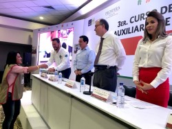 Se capacitan auxiliares comunitarias