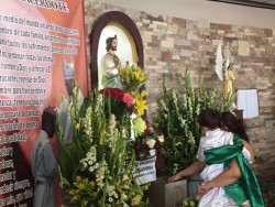 Cientos de feligreses celebran a San Judas Tadeo