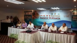 Se reúnen contralores del país en Mazatlán.