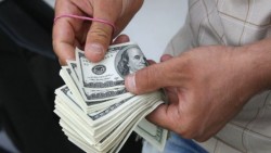 Bancos venden el dólar hasta en $19.53