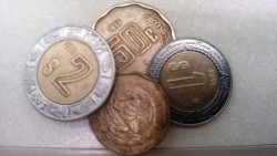 Peso inicia el día con pérdidas de 10.4%