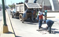 Se realizan trabajos de bacheo en la ciudad
