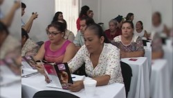 Capacitan a mujeres emprendedoras.