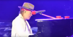 VIDEO: ¿Fantasma en concierto de Guns N' Roses?