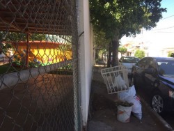 Exigen atención para rehabilitar barda en Jardín de Niños "Frida Kahlo"