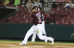 Oscar Robles entre los 15 mejores en dobles