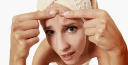 ¿Qué pasa en tu piel cuando 'exprimes' un grano’?