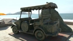 Arrancan volante del monumento a la Pulmonía