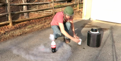 VIDEO: Nunca mezcles Coca-Cola con nitrógeno líquido