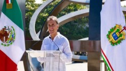 Miguel Ángel Yunes recorre Palacio de Gobierno antes de rendir protesta
