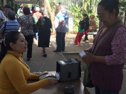 Menor el número de adultos mayores que acuden para realizar trámites del 65 y más