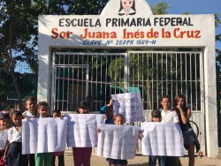 "No es justo que difamen a una buena directora": Padres de familia