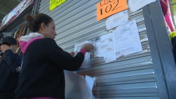 Desalojan a comerciante que mantenía huelga de hambre