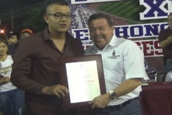 Honores a Julio César Urías en la Recursos
