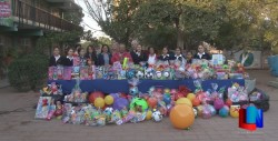 Alumnos de la Secundaria 4 dan su juguete