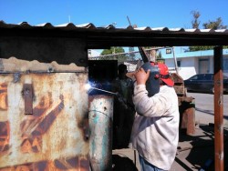 Atracan en puerto barcos con descomposturas