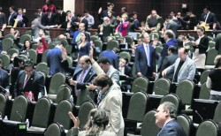 SAT pondrá lupa sobre bonos de Diputados