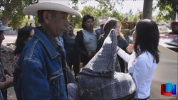 Dona DIF cobijas en el área rural