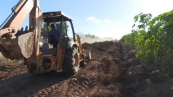 Empresas se niegan a rentar maquinaria pesada a "las rastreadoras"