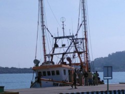 Tripulantes de barco logran evadir a "piratas" en altamar