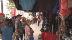 Ambulantes aseguran que no repuntan ventas.