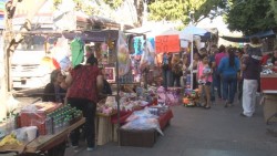 Abarrotan los comercios del centro de Culiacán