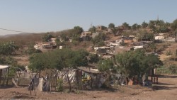 Además de la pobreza, las injusticias abundan en los sectores marginados