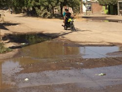 Se registra fuga de agua en Fraccionamiento Rincón del Parque