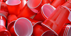 Muere el creador del vaso rojo de las fiestas